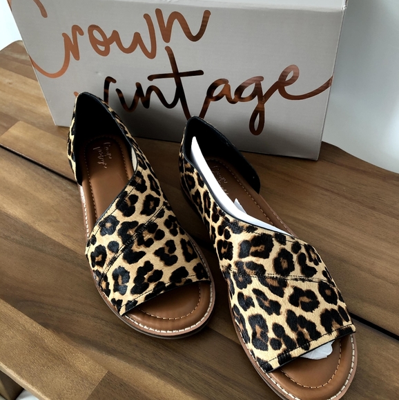 Crown Vintage Shoes - Leopard print open toe flats BRAND NEW